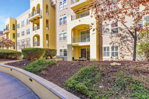 044_ 600 S Abel St unit 225 