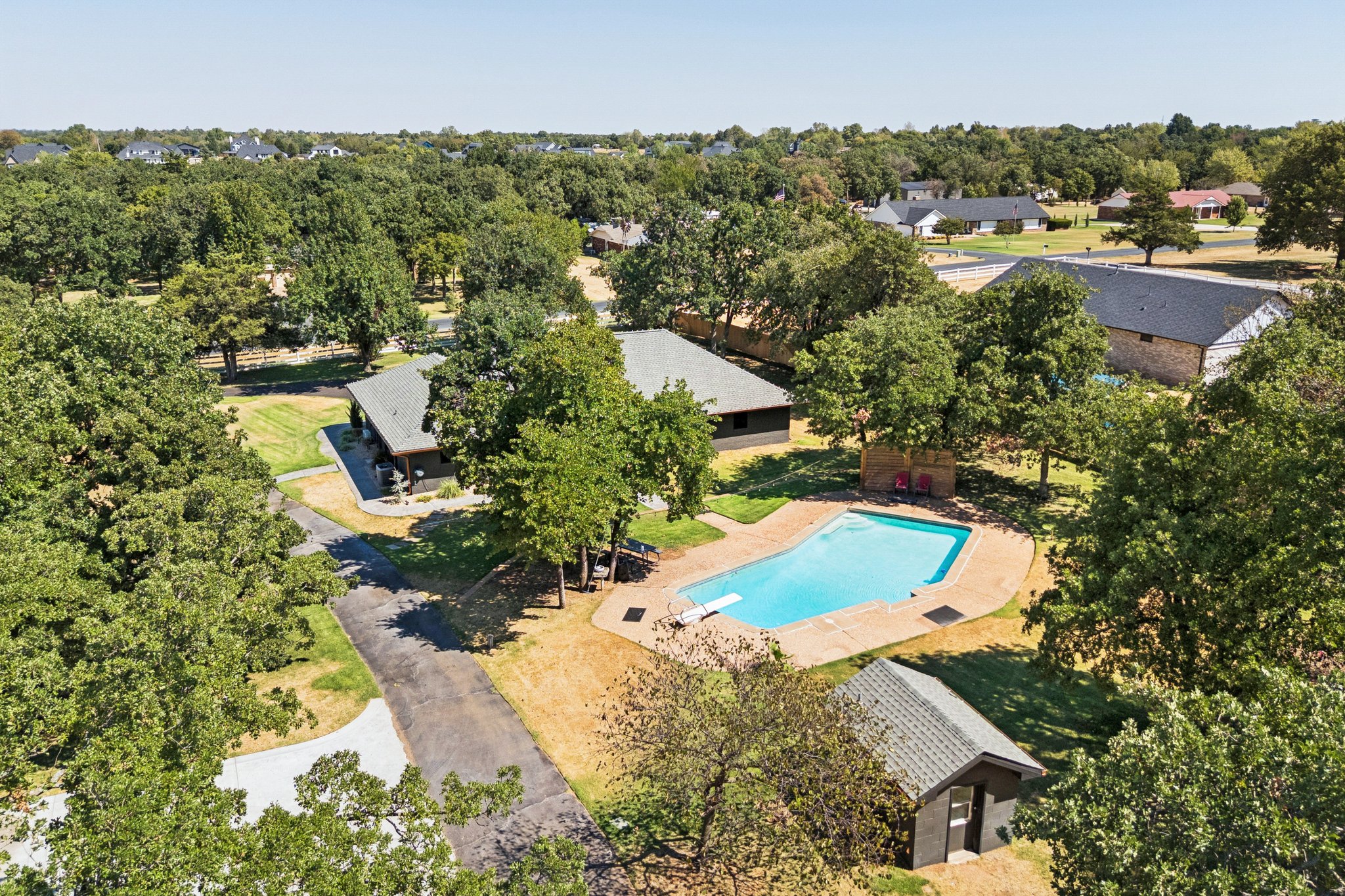 600 Sherwood Ln_003.jpg