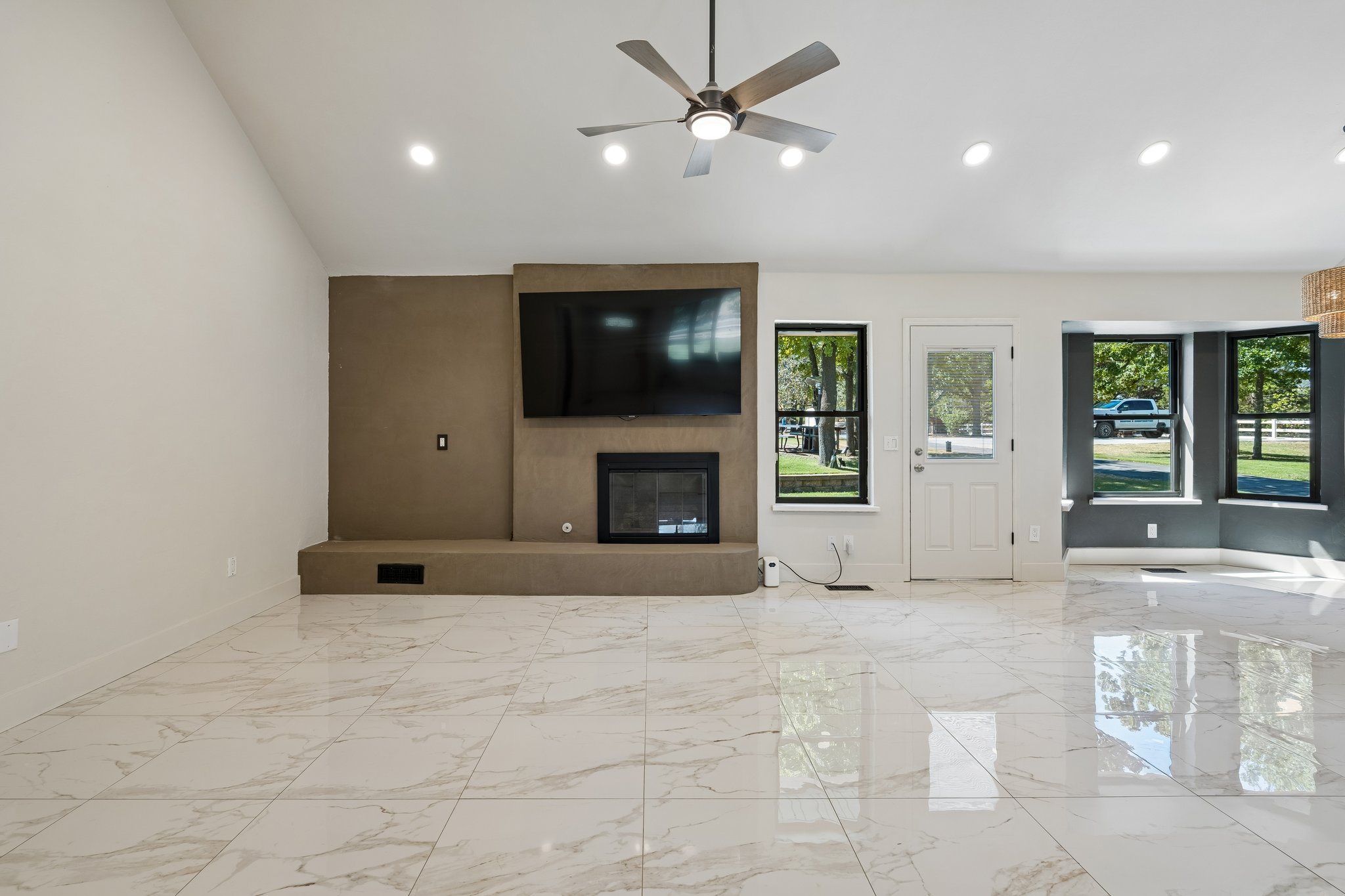 600 Sherwood Ln_012.jpg