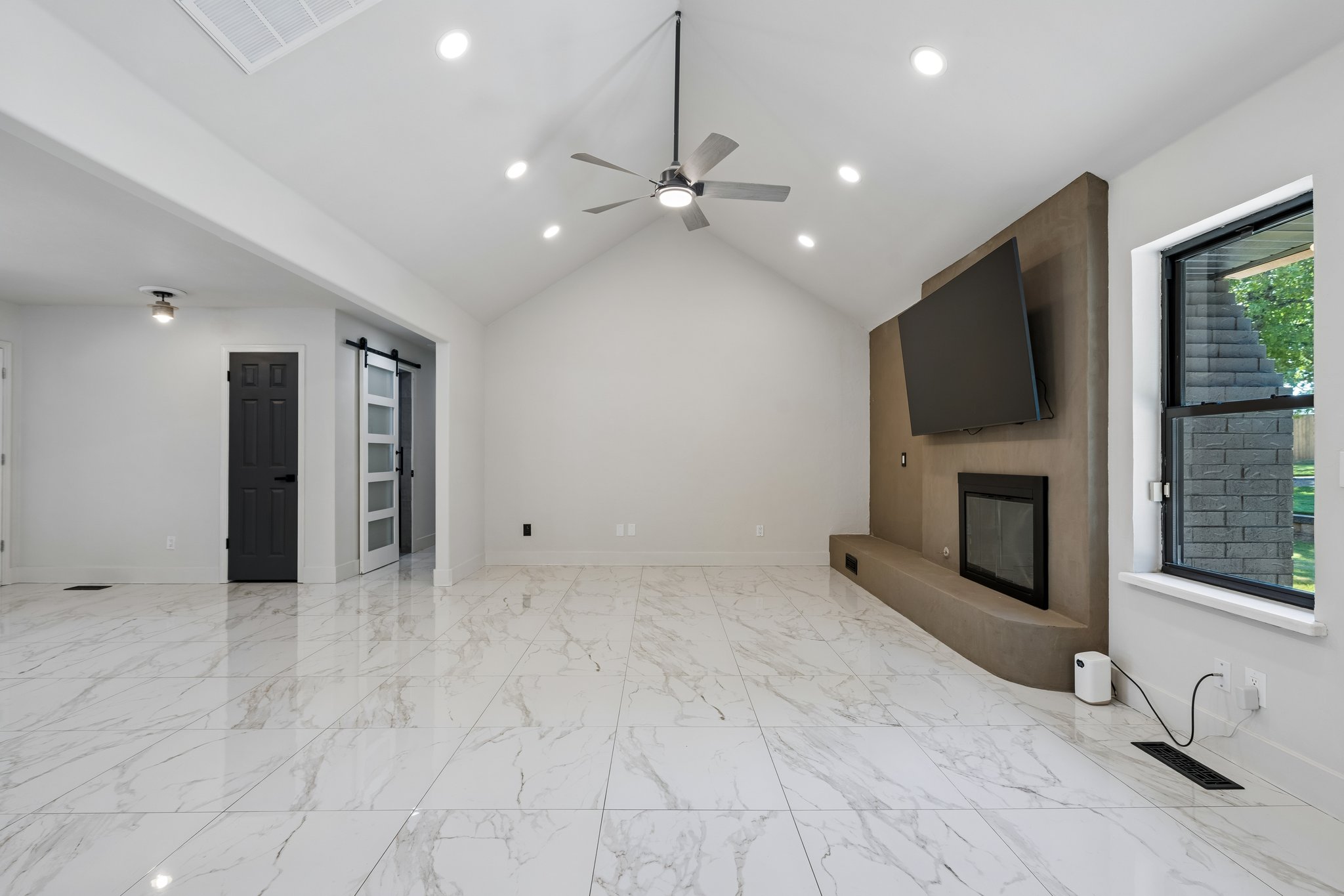 600 Sherwood Ln_013.jpg