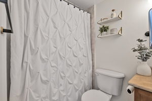  Photo 44