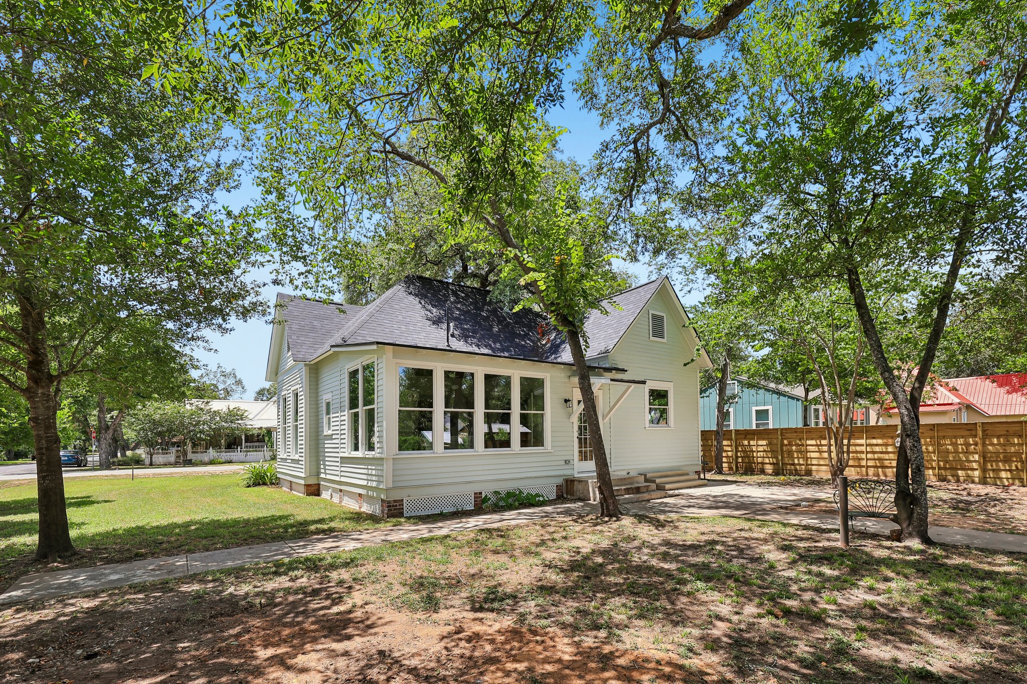 Short St-S0907-039.jpg