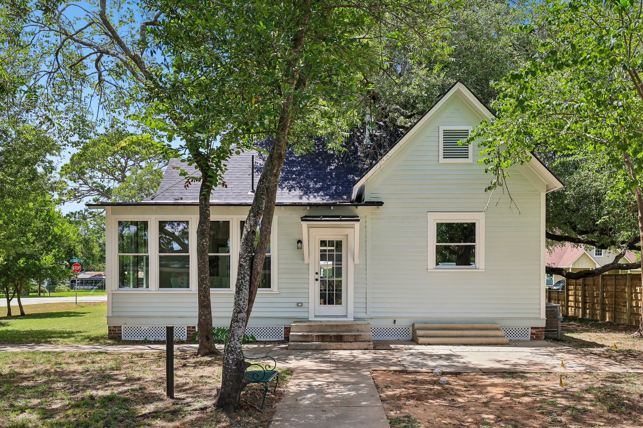 Short St-S0907-042.jpg
