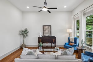 Short St-S0907-017.jpg