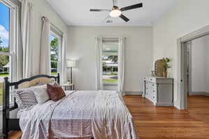 Short St-S0907-030.jpg