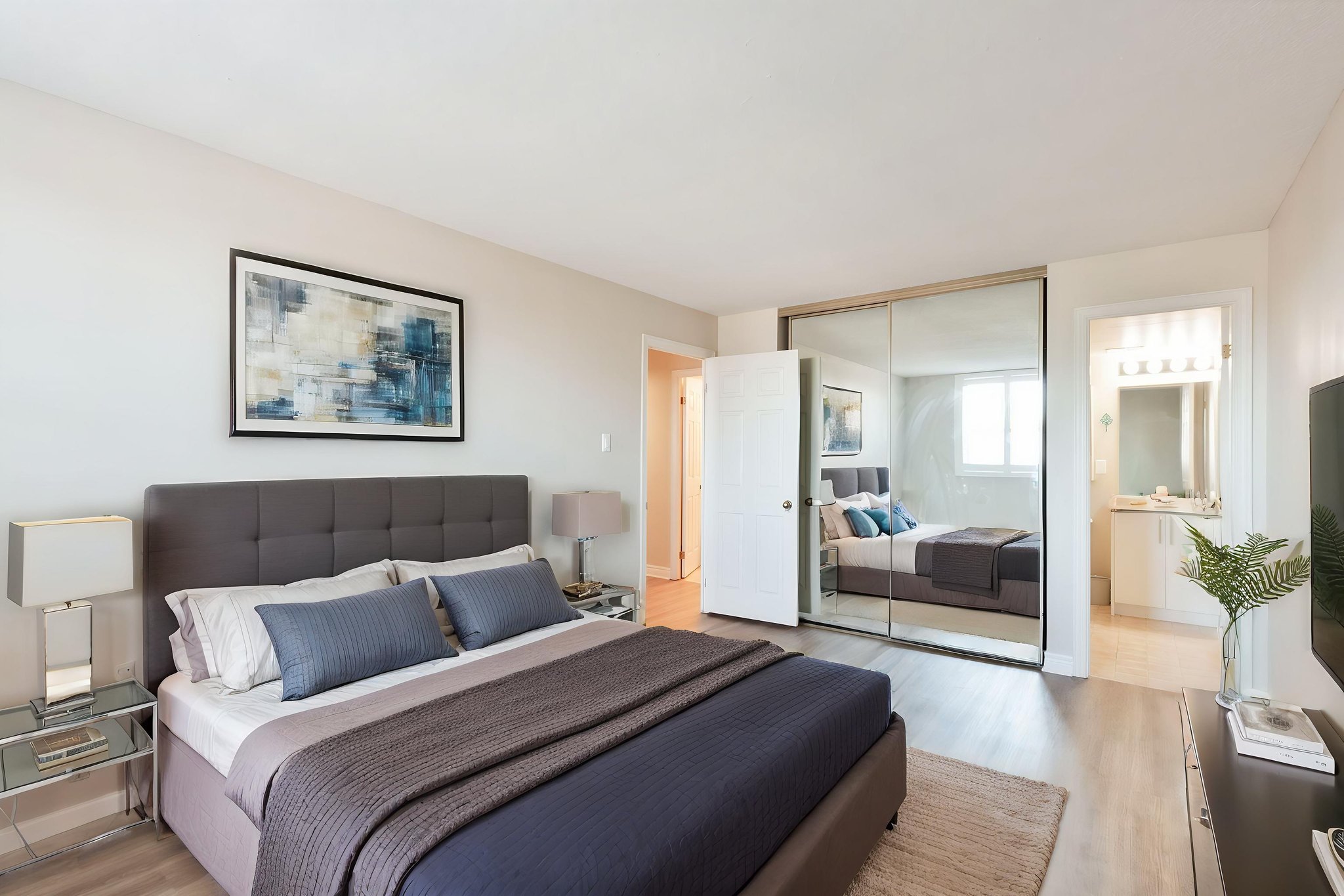 15 412 - 600 Talbot St virtually staged.jpeg