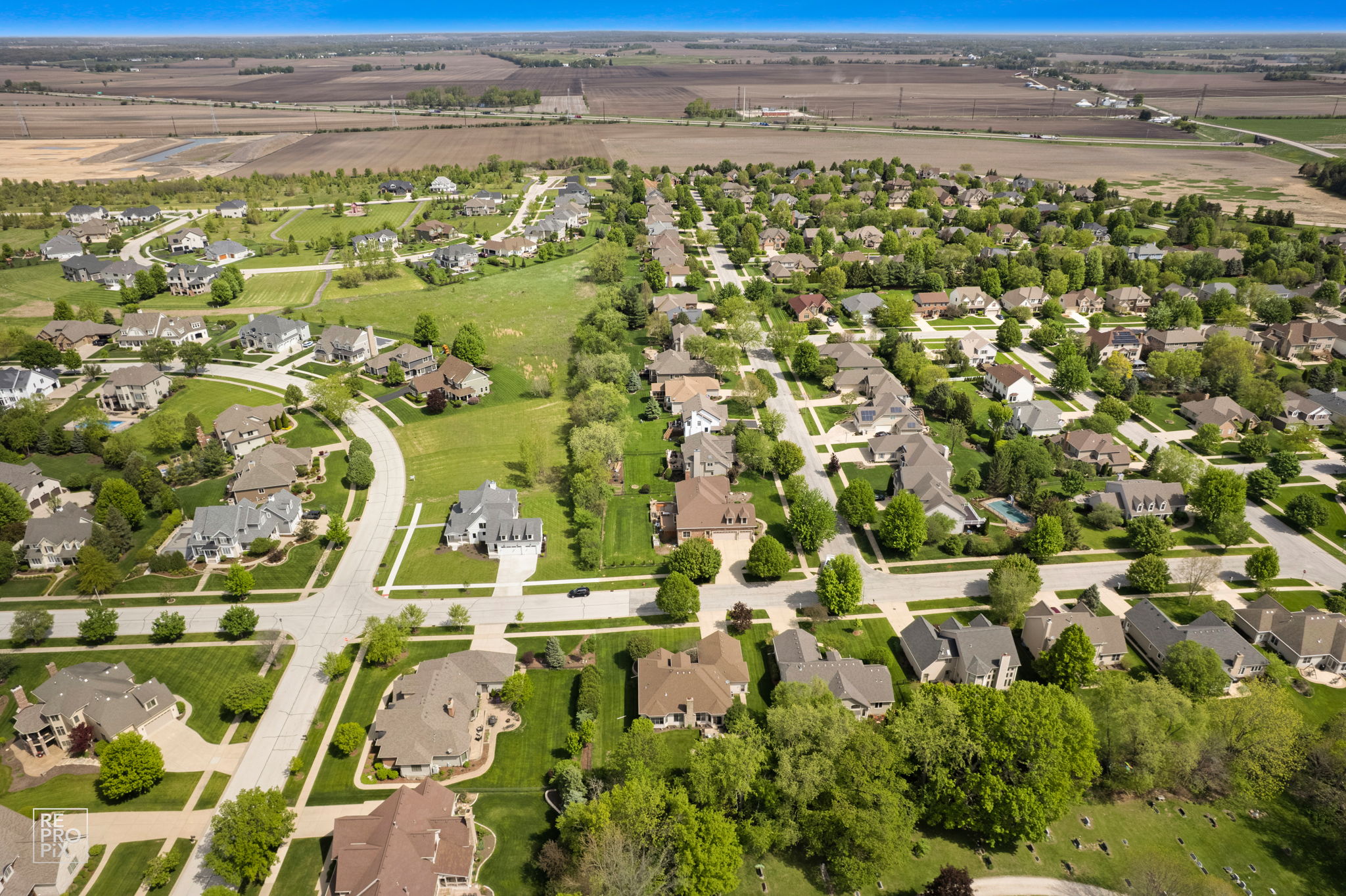 600 Willow St, Sugar Grove, IL 60554_001