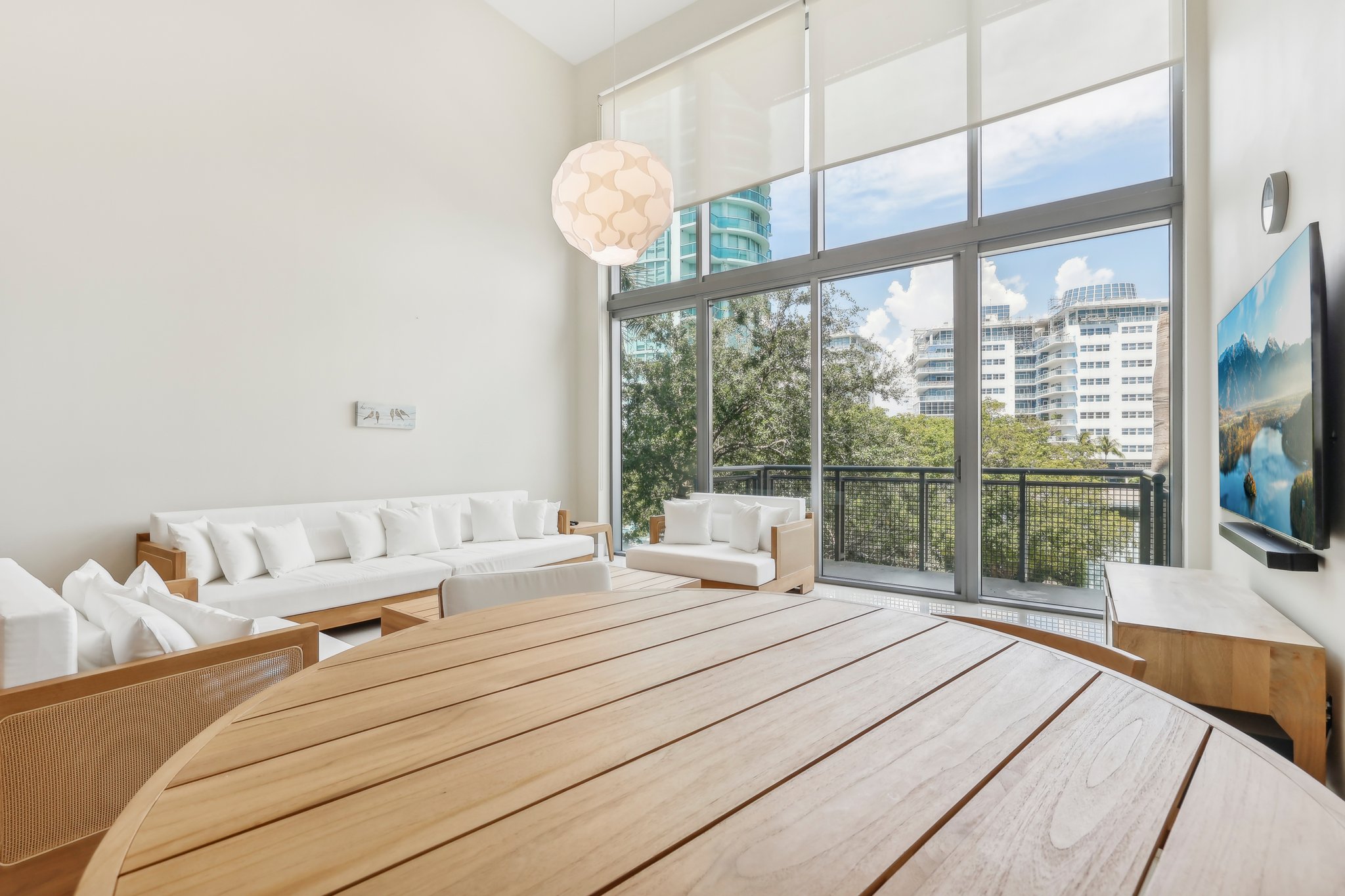 Collins Ave 306-005.jpg