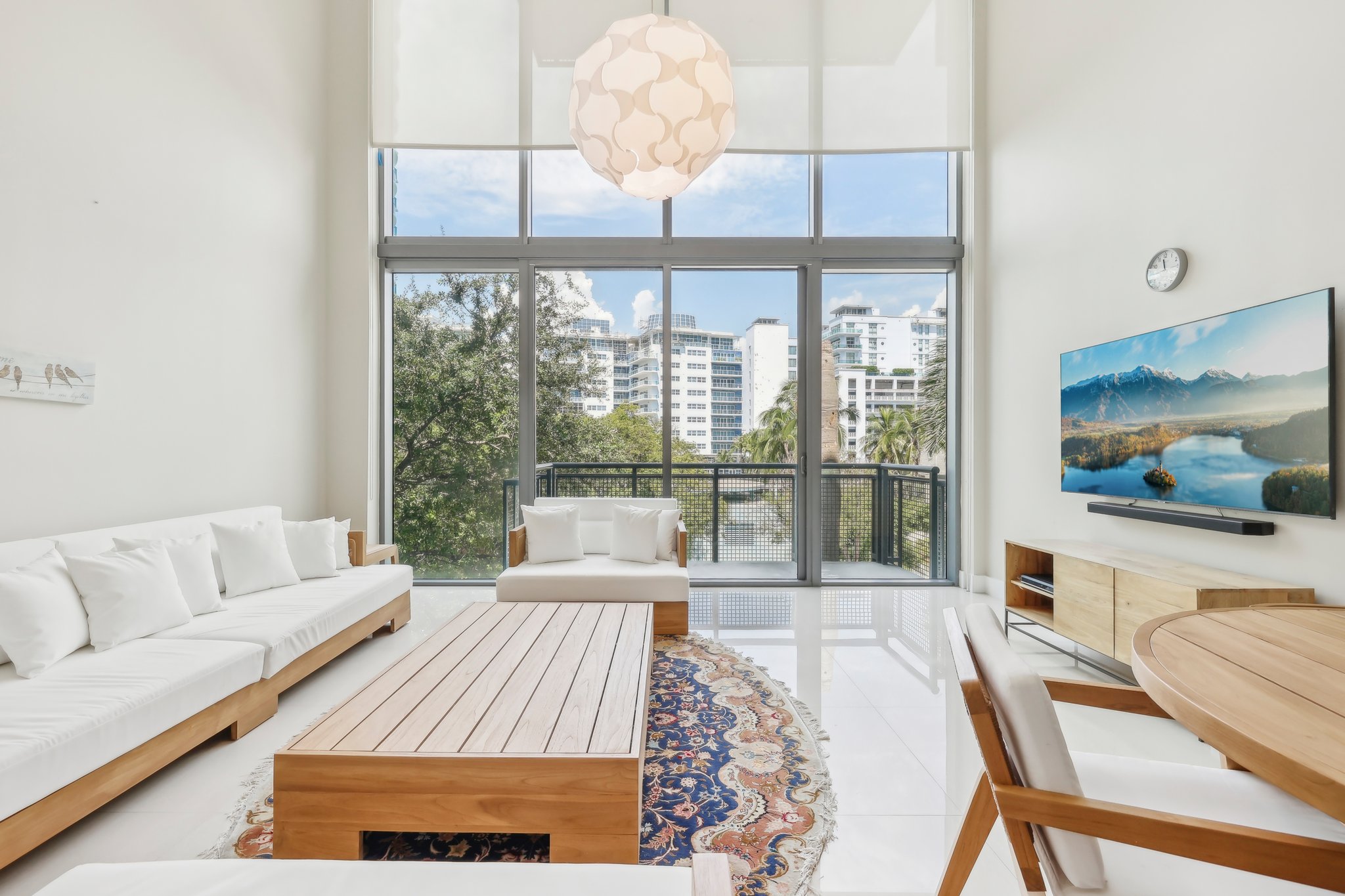 Collins Ave 306-006.jpg