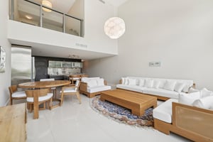Collins Ave 306-007.jpg