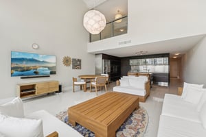 Collins Ave 306-008.jpg