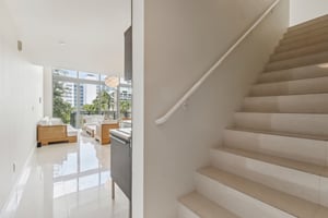 Collins Ave 306-016.jpg