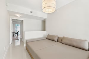 Collins Ave 306-023.jpg