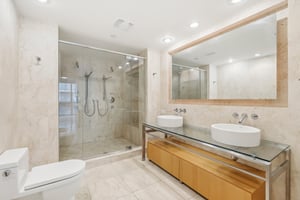 Collins Ave 306-029.jpg
