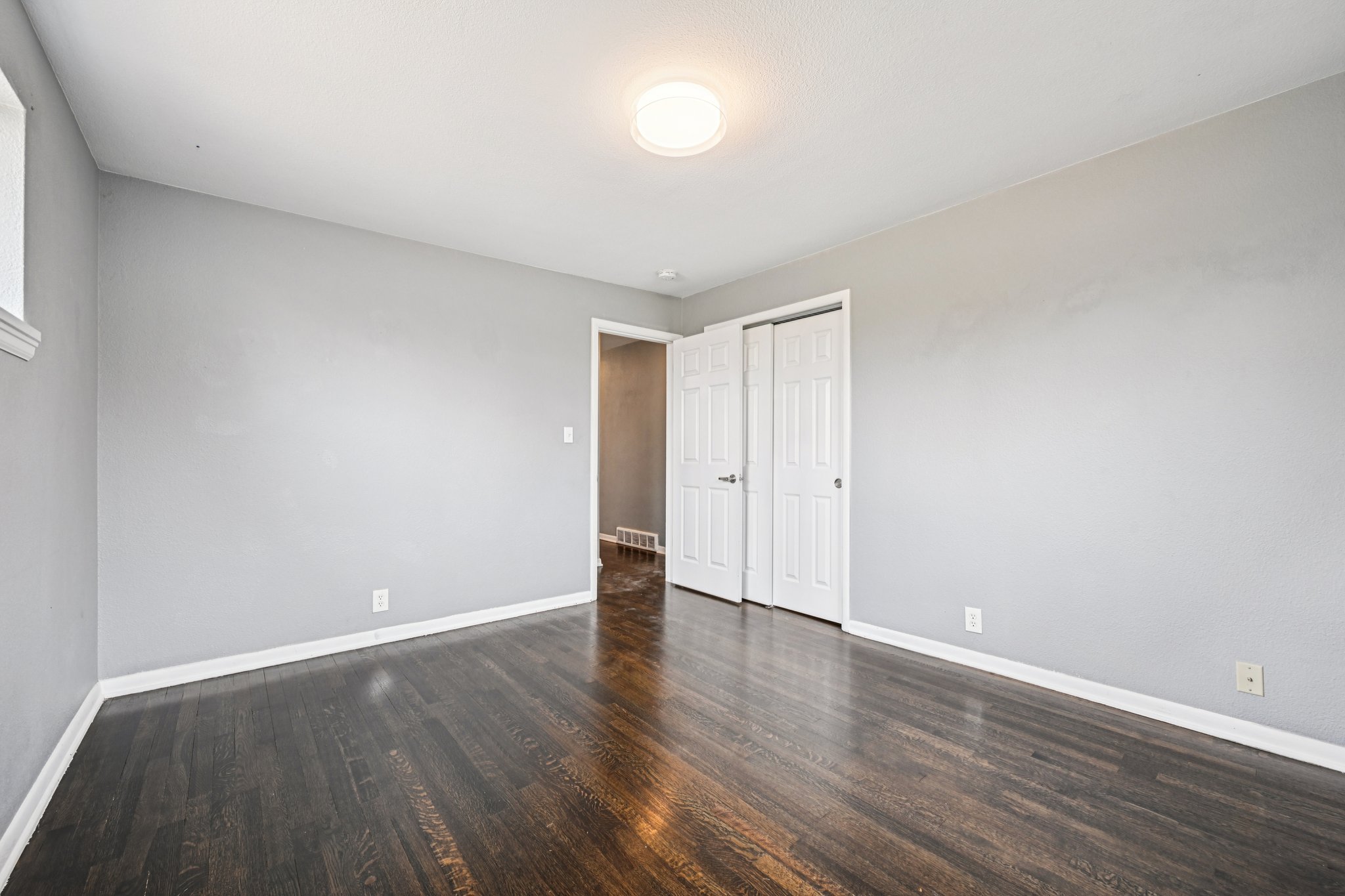 S Crestview St-S0204-026.jpg