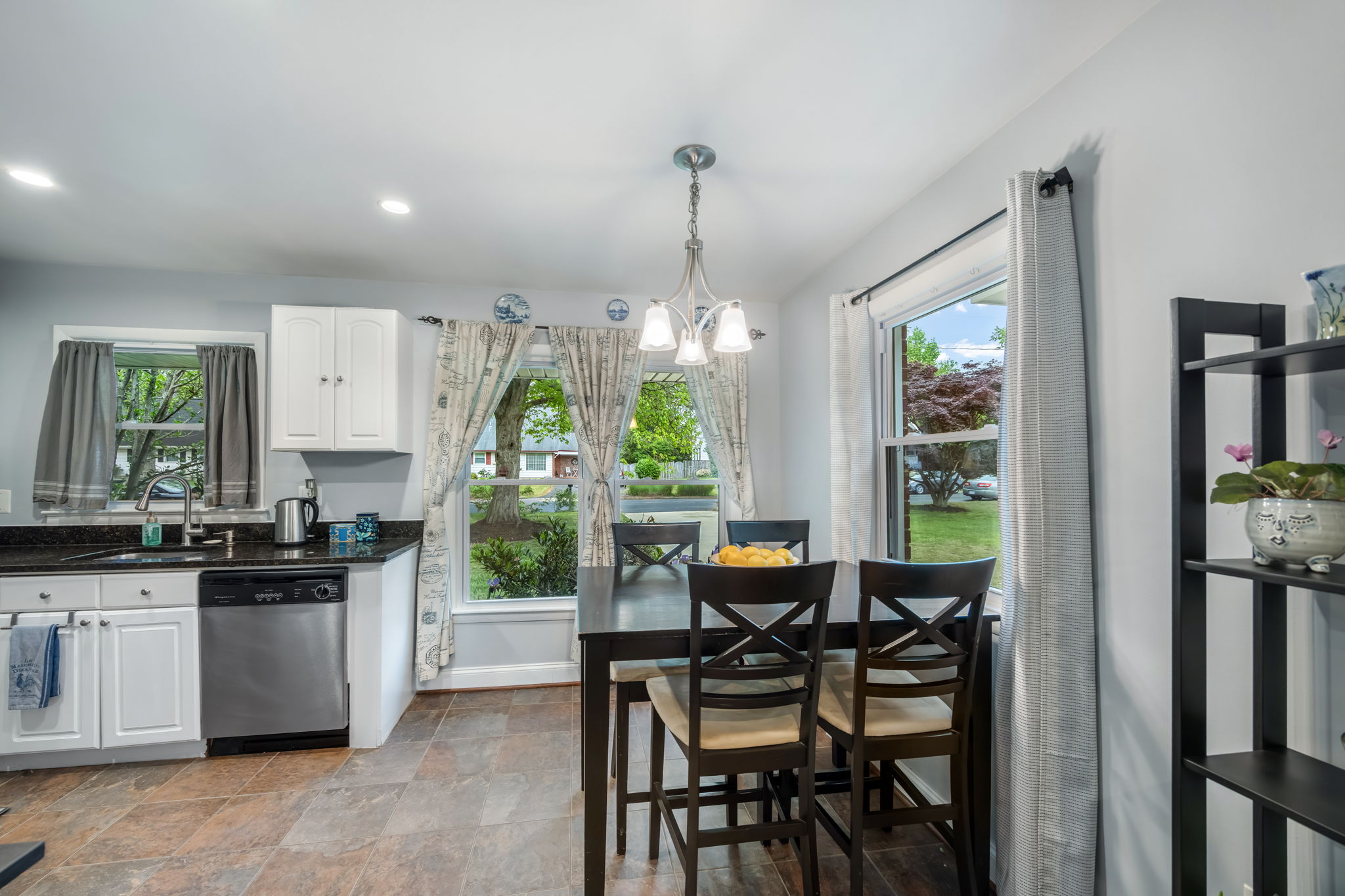 Updated eat-in kitchen