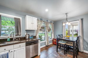 Updated eat-in kitchen