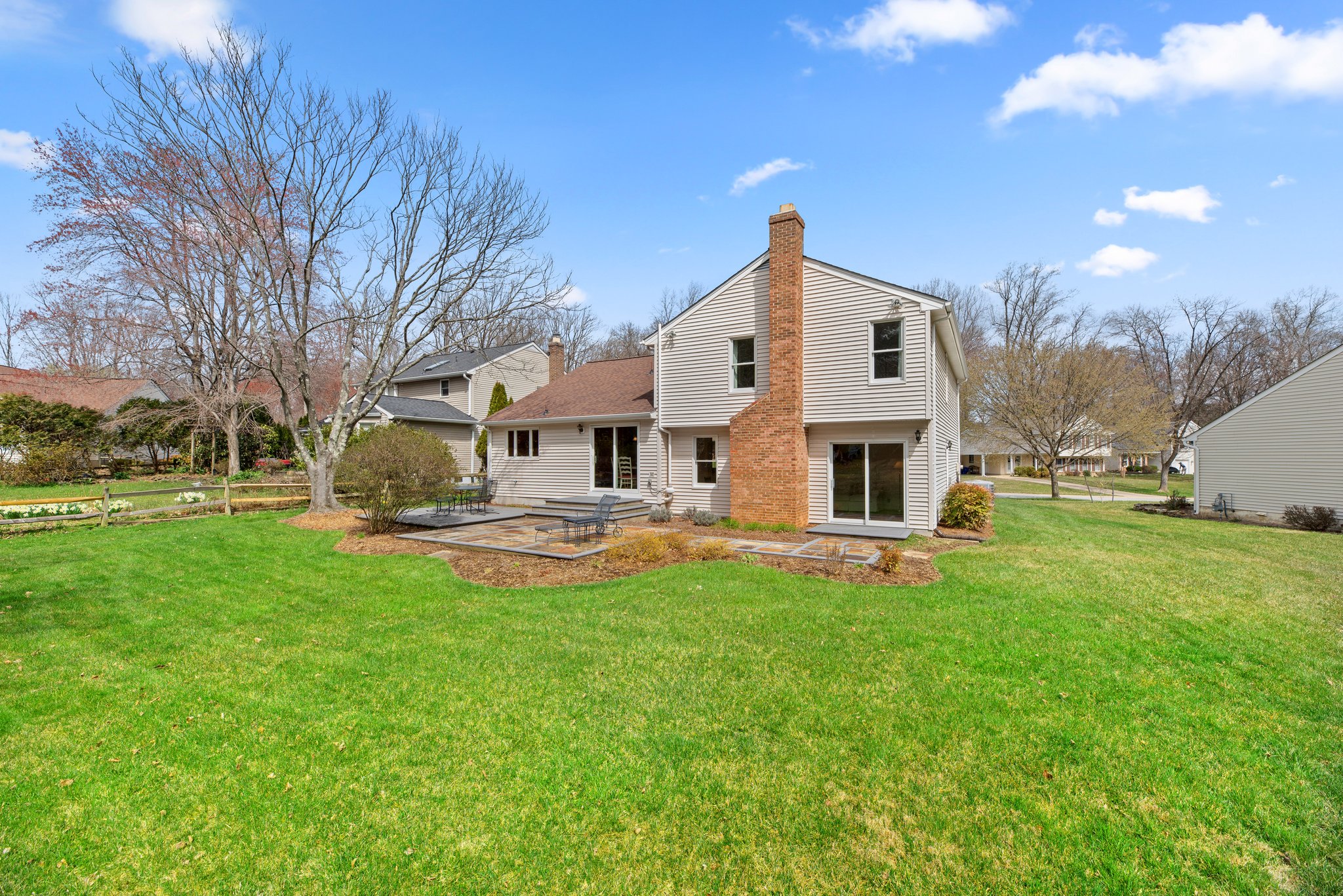 55. Back exterior.jpg