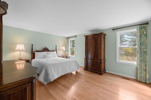 27. Upper bedroom.jpg