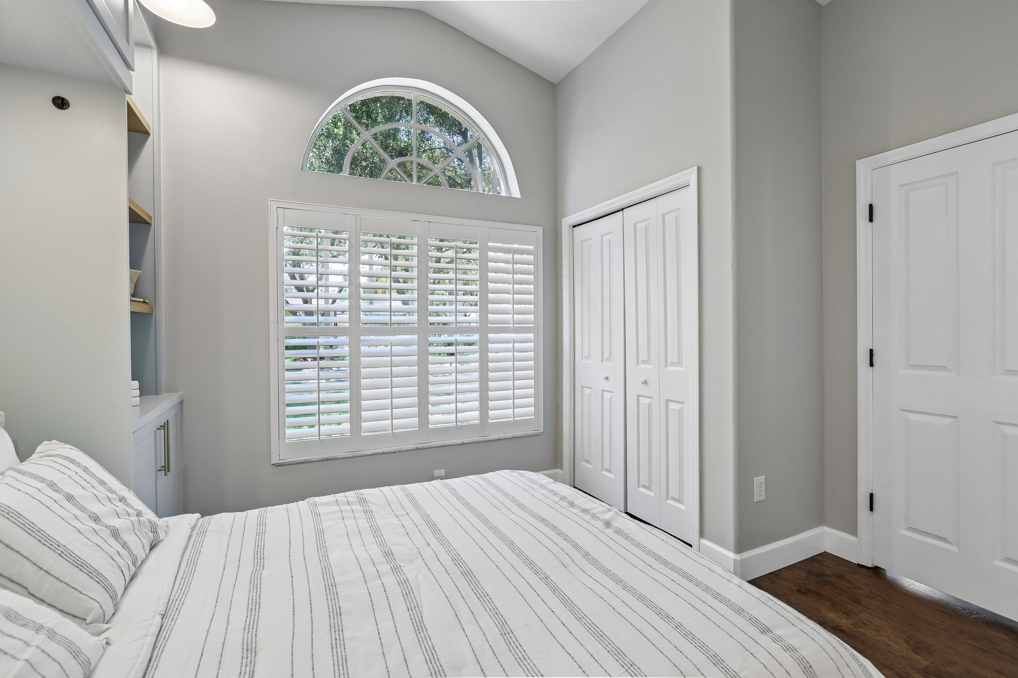 Merlinwood Dr-S0805-045.jpg