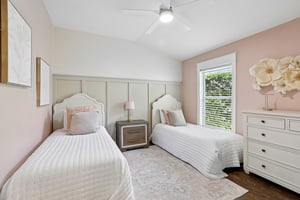 Merlinwood Dr-S0805-037.jpg