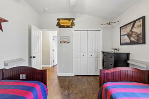 Merlinwood Dr-S0805-041.jpg