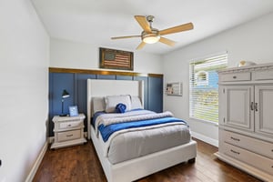 Merlinwood Dr-S0805-042.jpg
