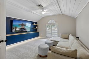 Merlinwood Dr-S0805-046.jpg
