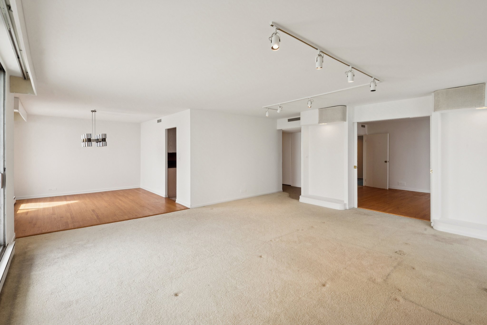 6007 N Sheridan Rd 27b_002.jpg