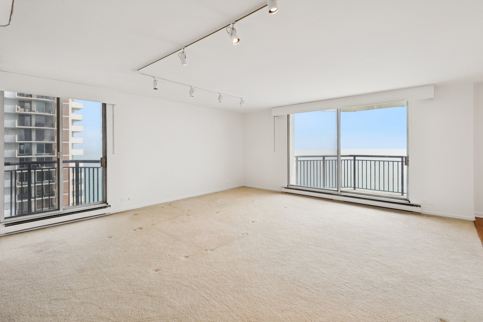 6007 N Sheridan Rd 27b_004.jpg