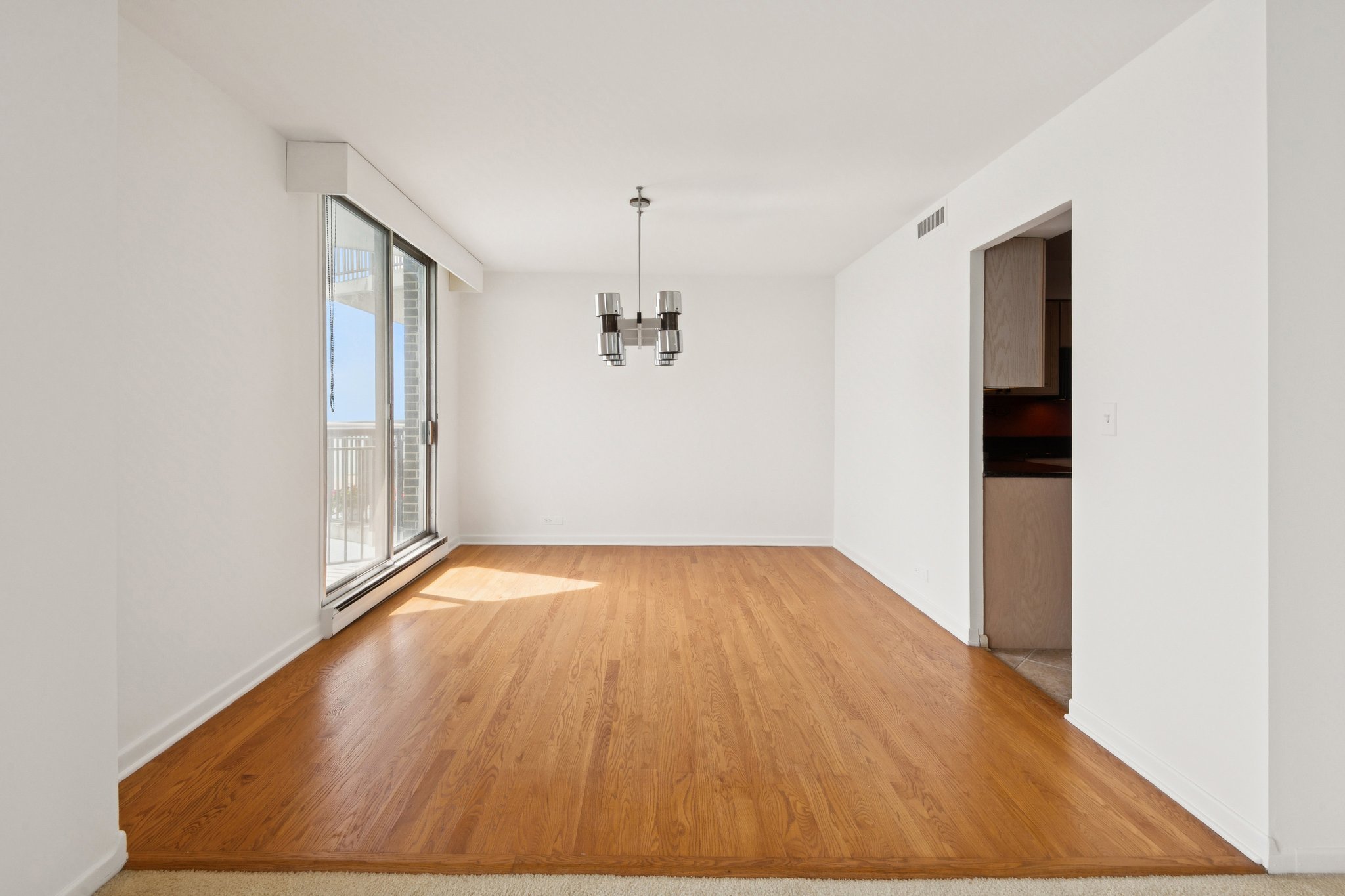 6007 N Sheridan Rd 27b_005.jpg