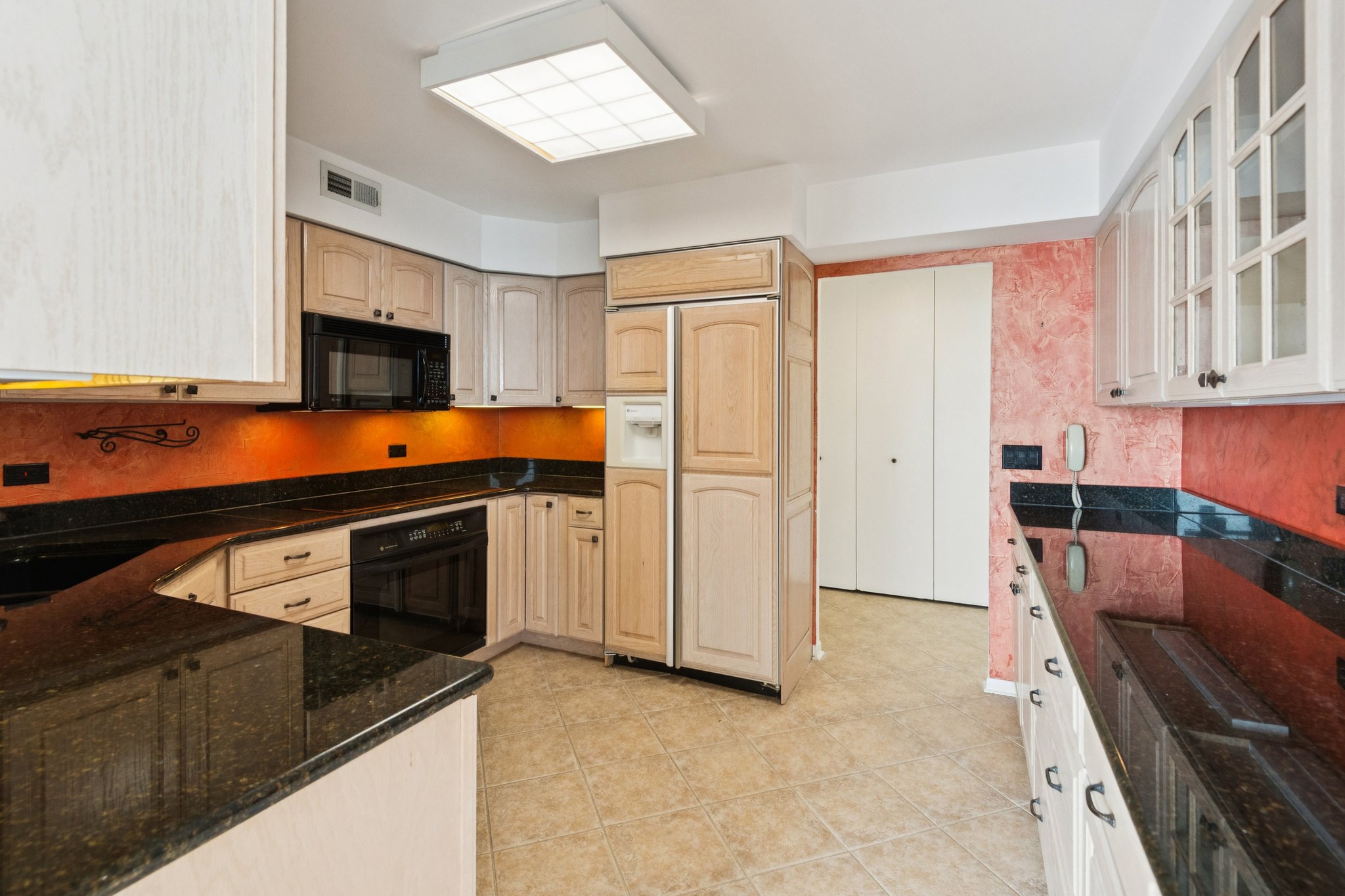 6007 N Sheridan Rd 27b_008.jpg