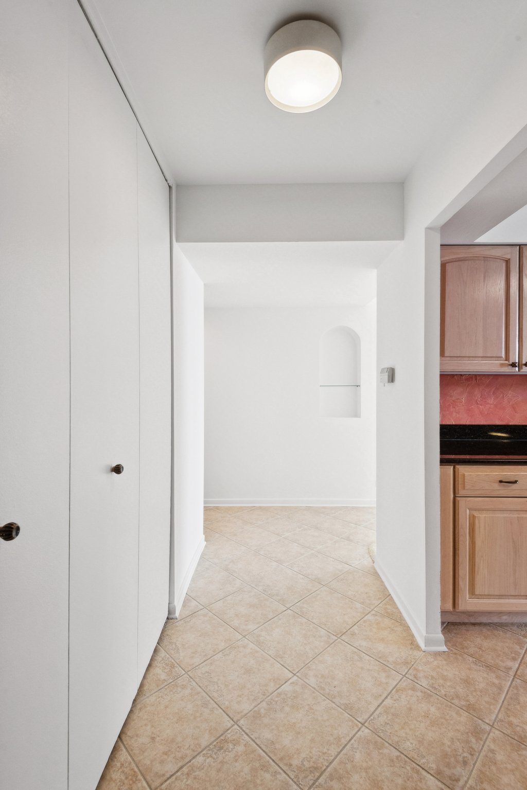 6007 N Sheridan Rd 27b_022.jpg