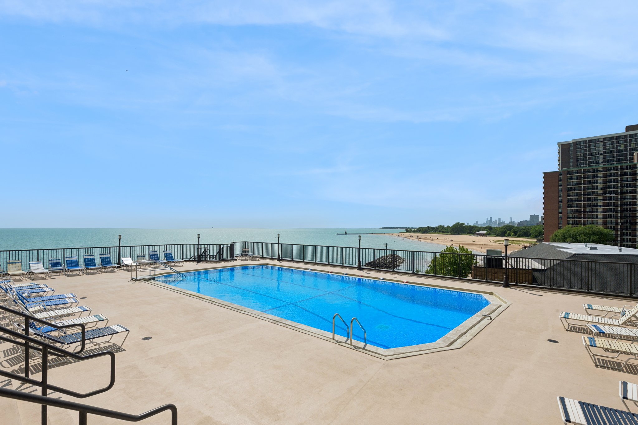 6007 N Sheridan Rd 27b_024.jpg