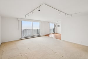 6007 N Sheridan Rd 27b_001.jpg