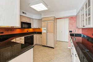 6007 N Sheridan Rd 27b_008.jpg