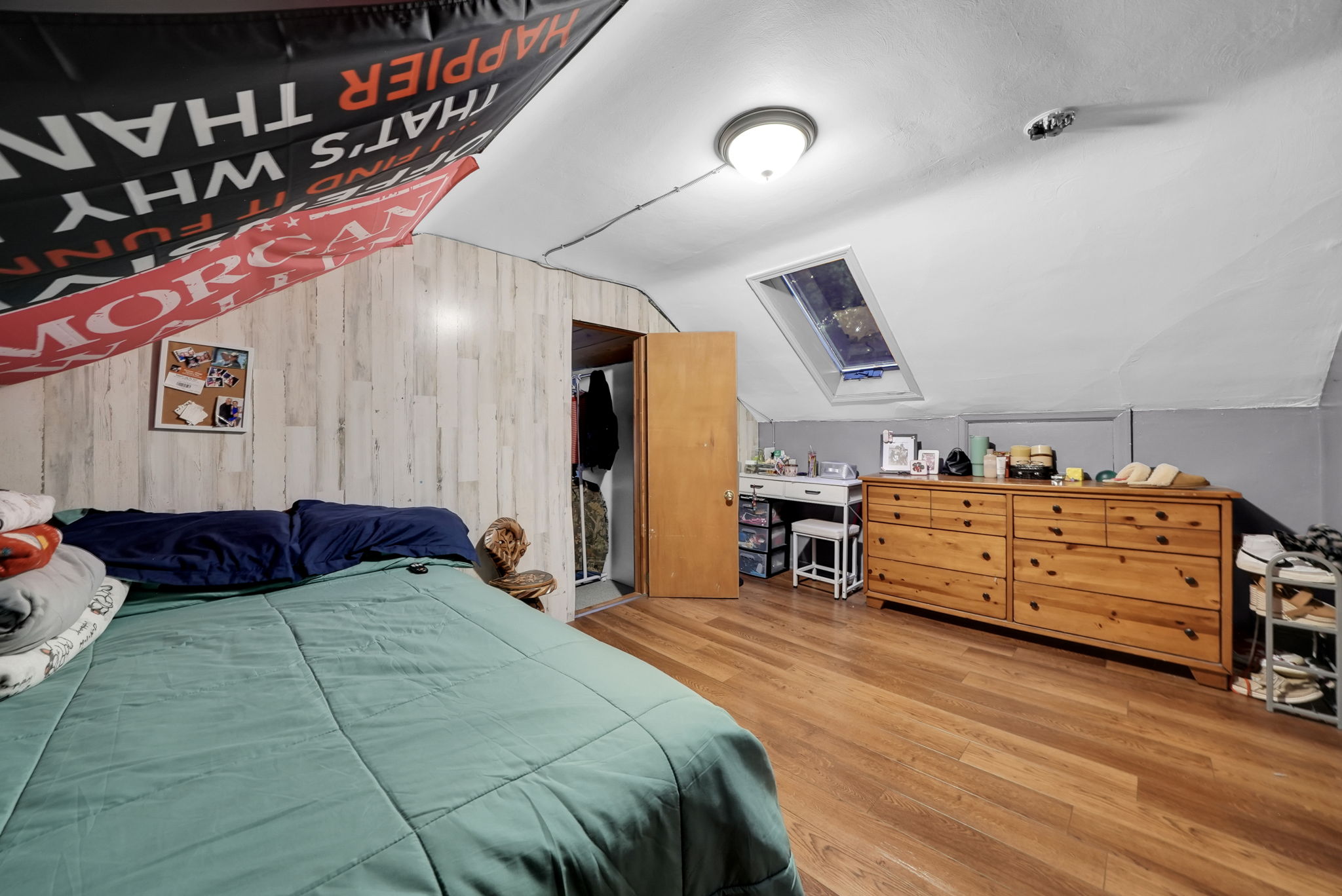 Photo 8