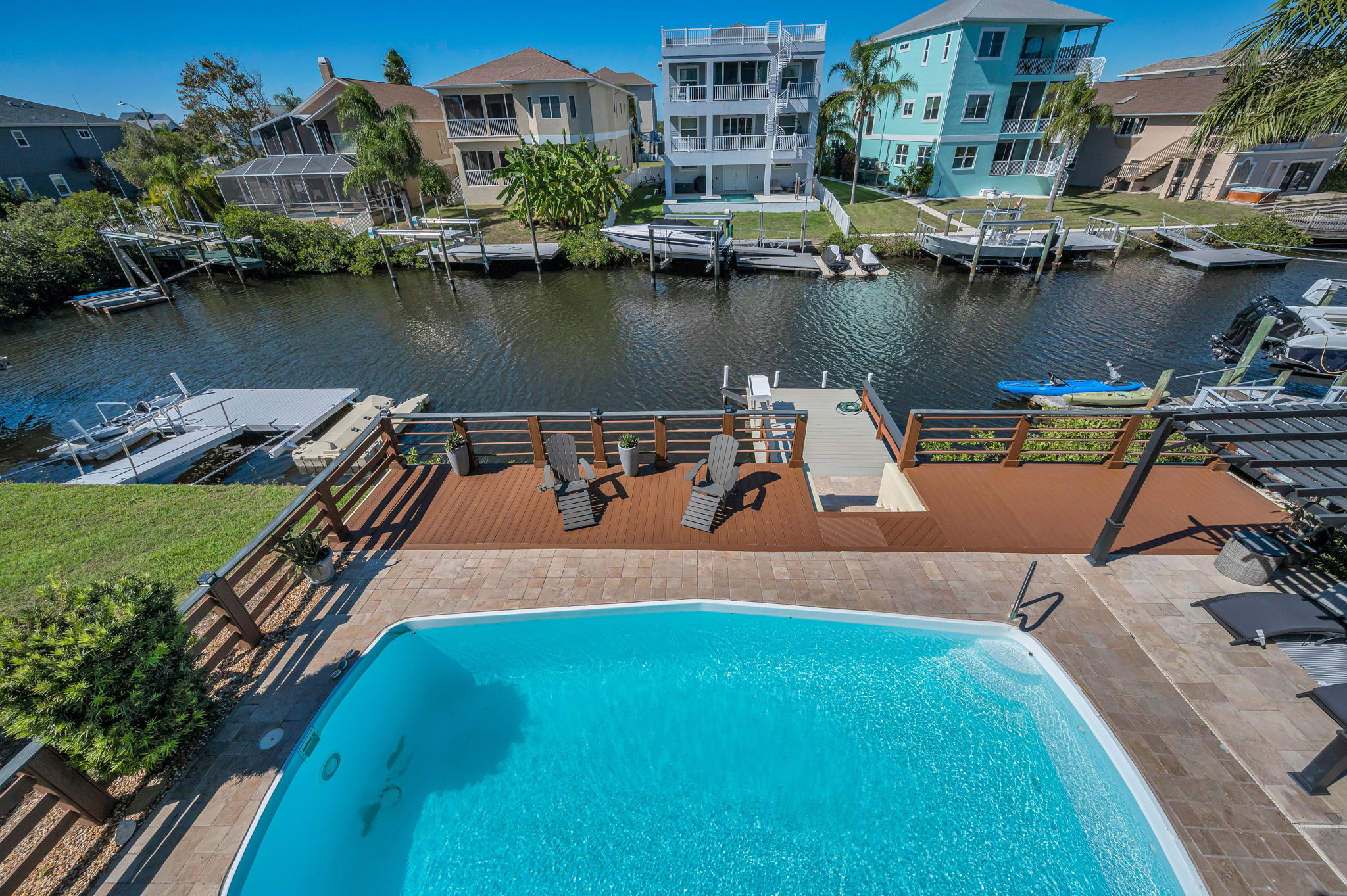 Upper Level Balcony3 View