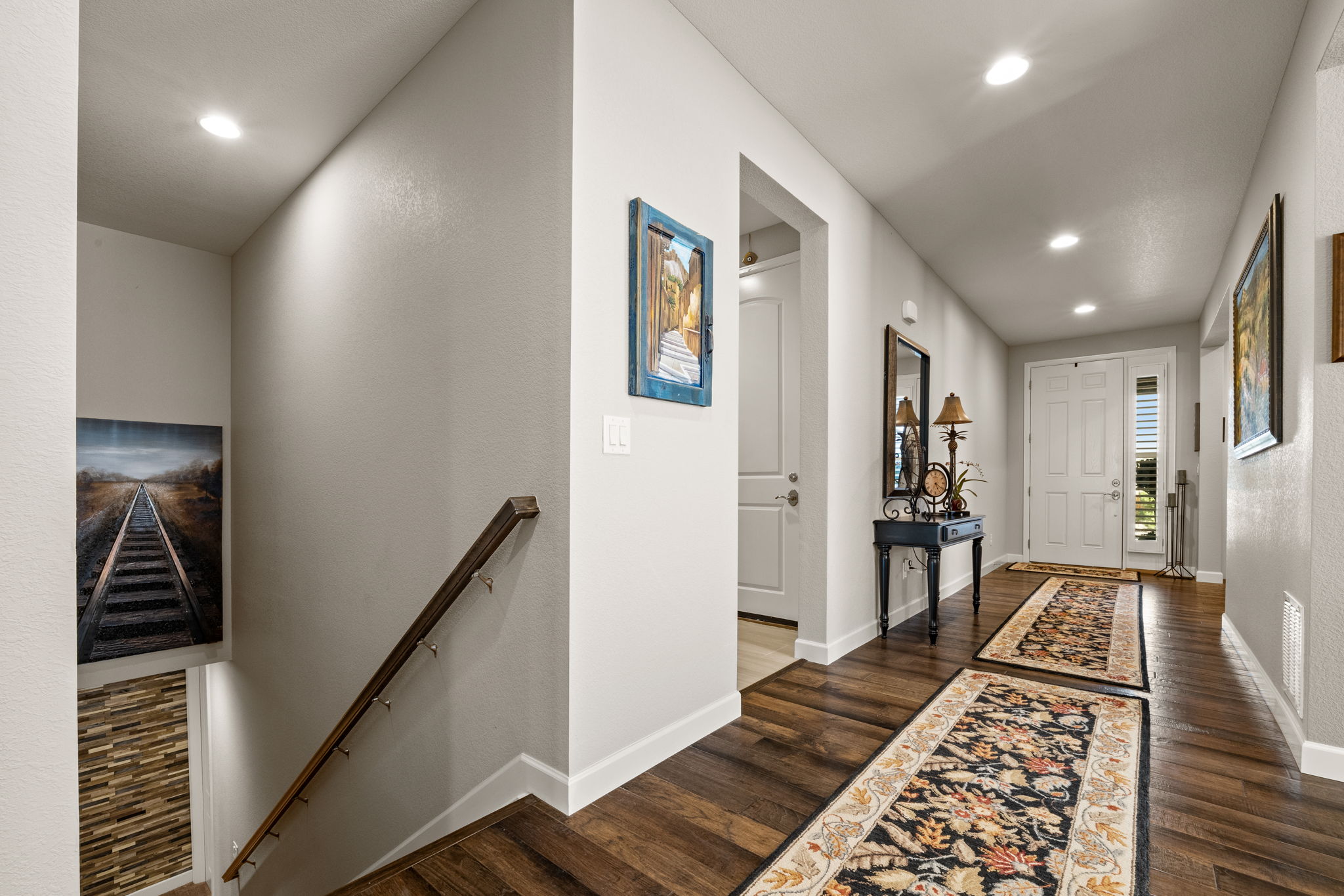 Main Floor Bath 3