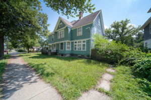  Photo 40