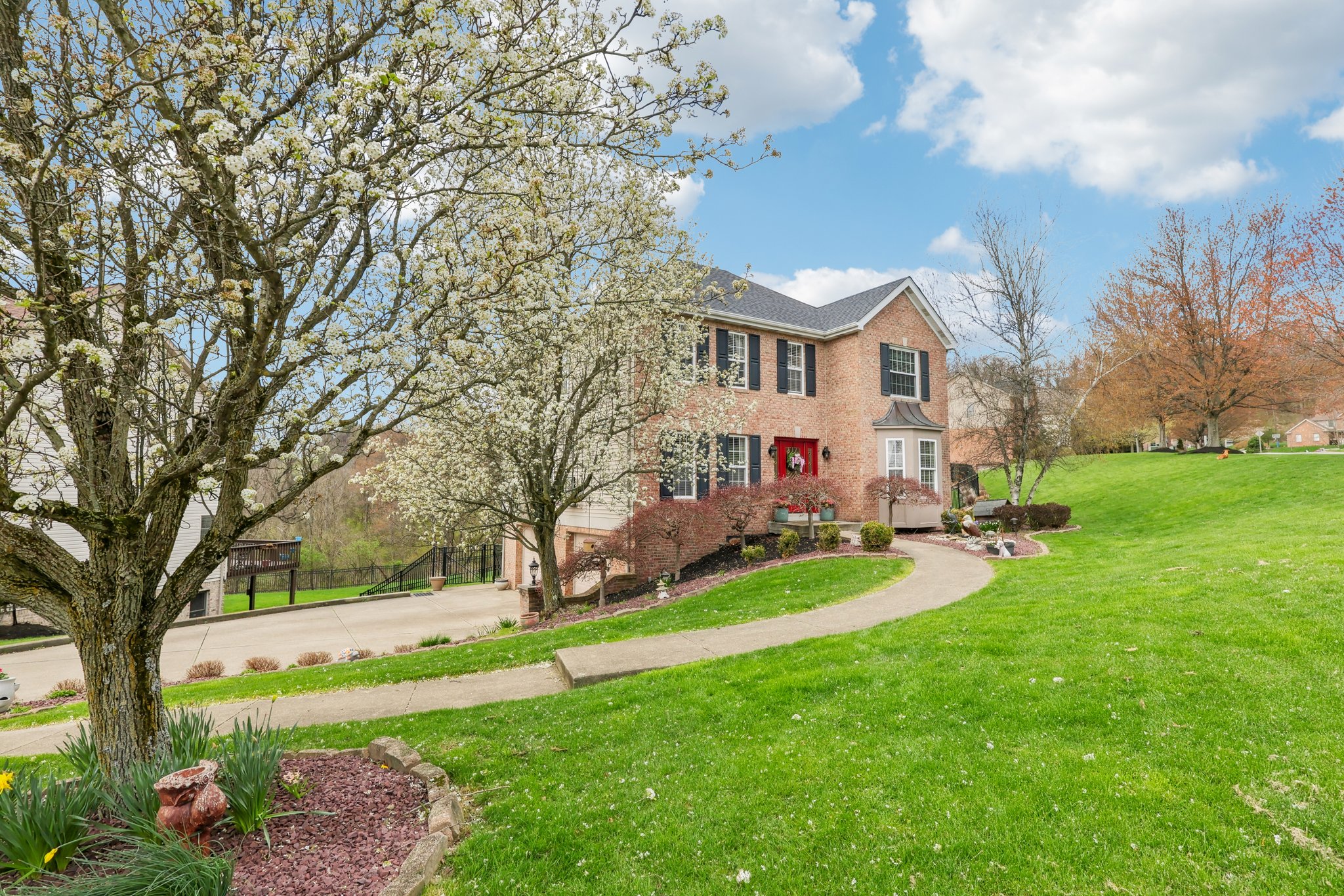 Crestview Ct-1704-003.jpg