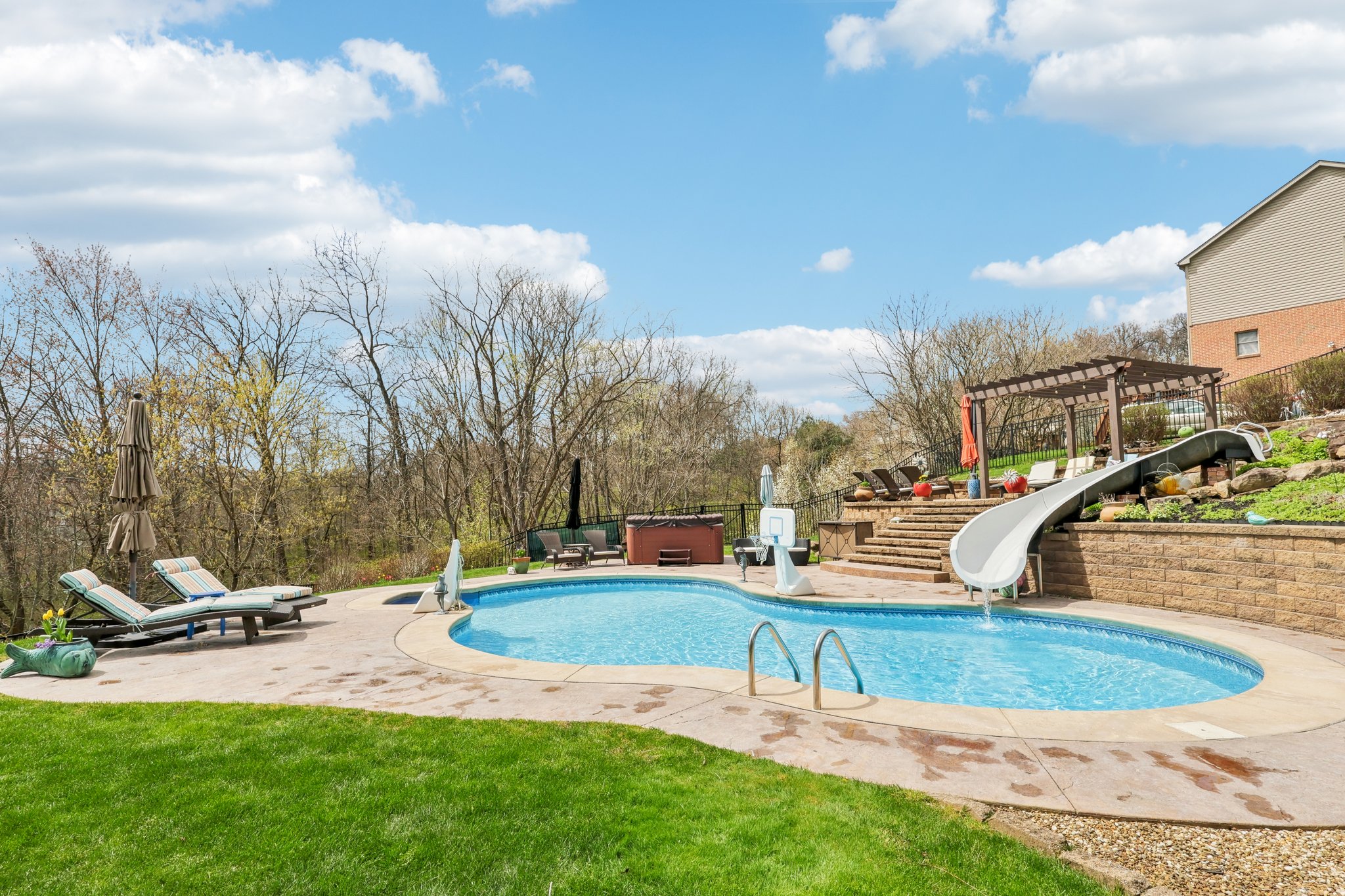 Crestview Ct-1704-054.jpg