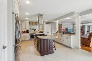 Crestview Ct-1704-020.jpg