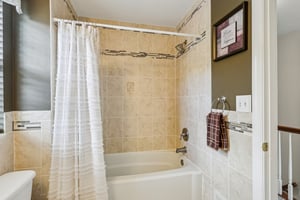 Crestview Ct-1704-039.jpg