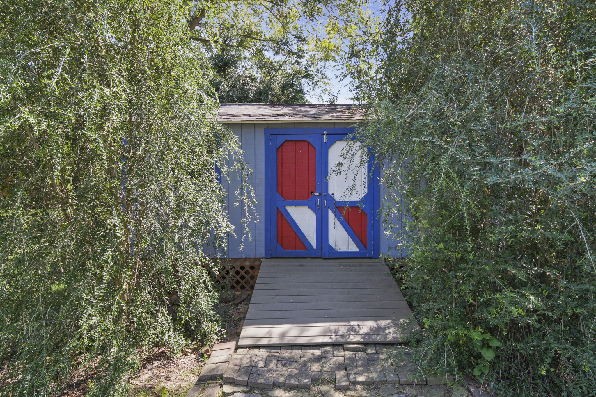  Photo 8