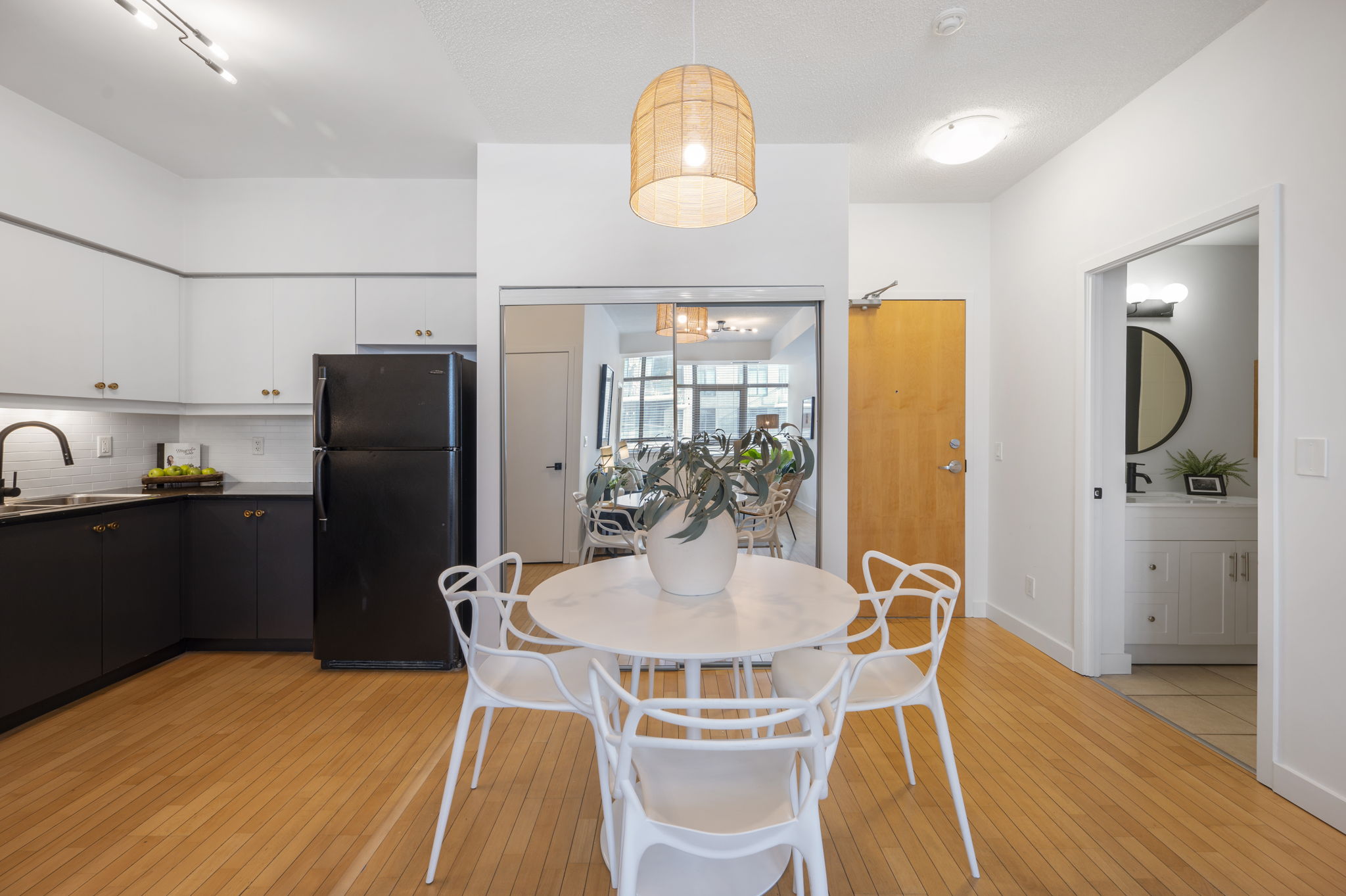 601 Kingston Rd Unit 411 Toronto, ON M4E 1R3