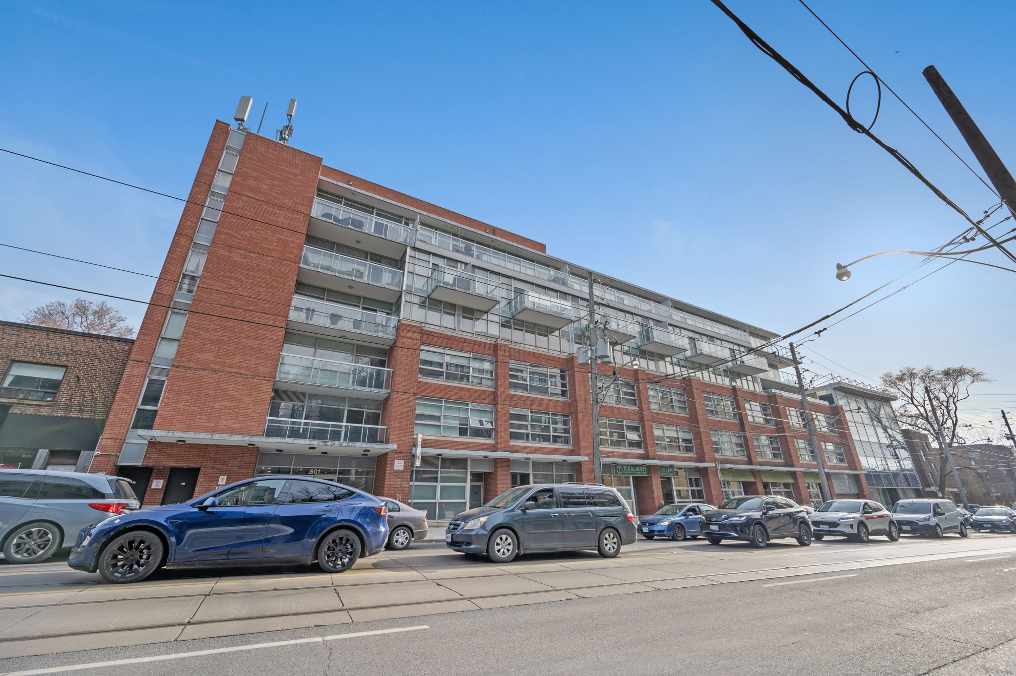 601 Kingston Rd Unit 411 Toronto, ON M4E 1R3