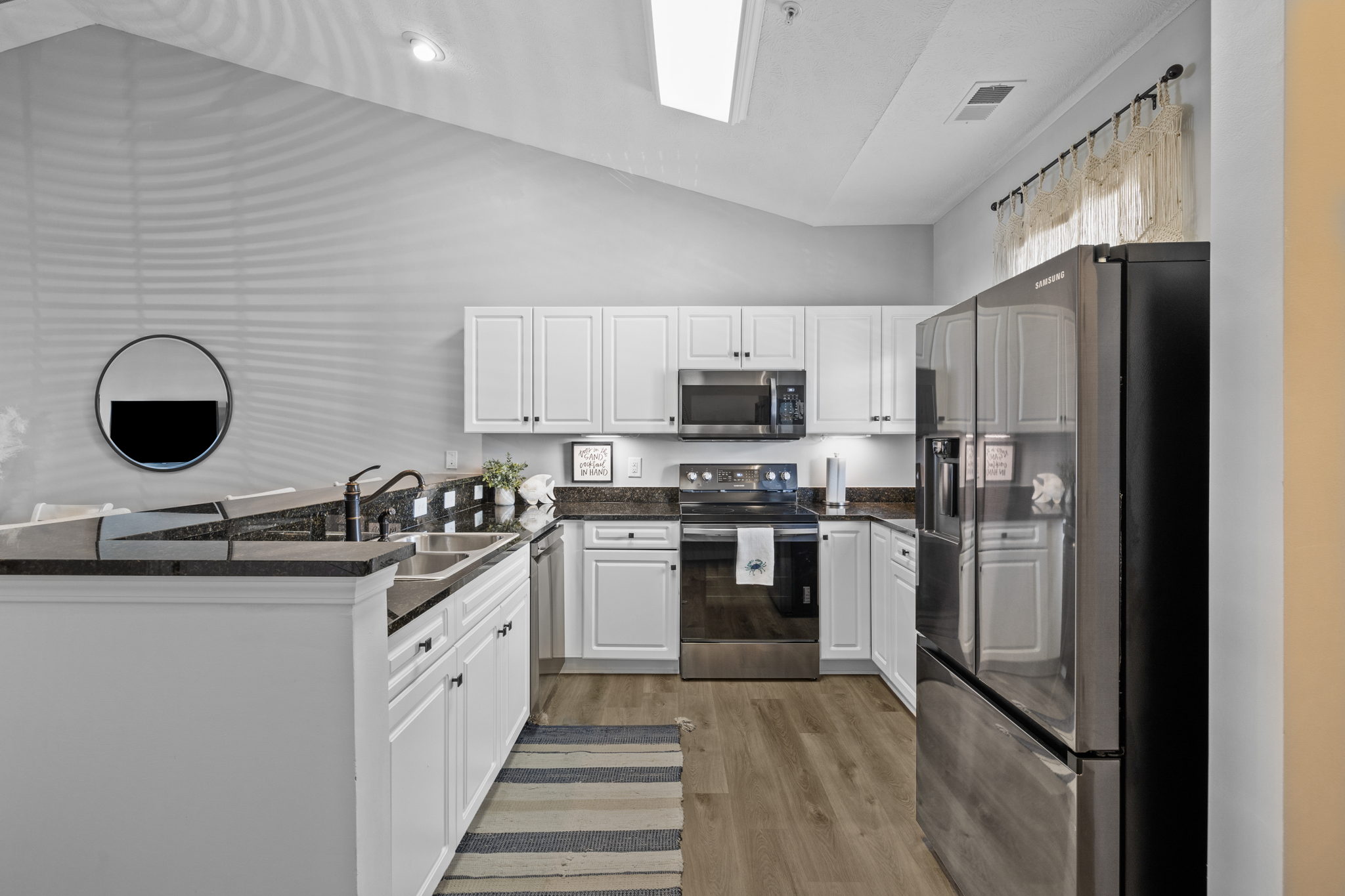 601 N Hillside Dr, North Myrtle Beach, SC 29582, USA Photo 7