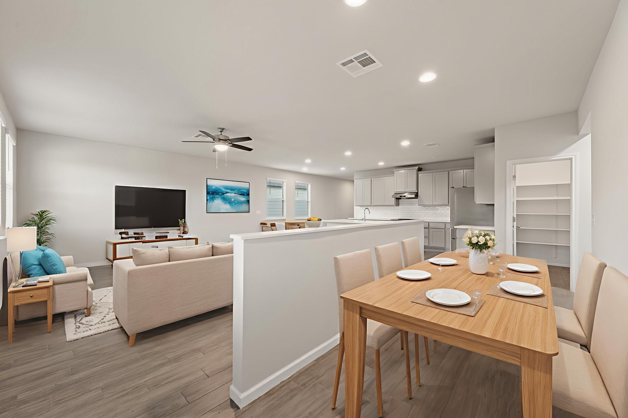 DSC_8399 virtually staged.jpeg