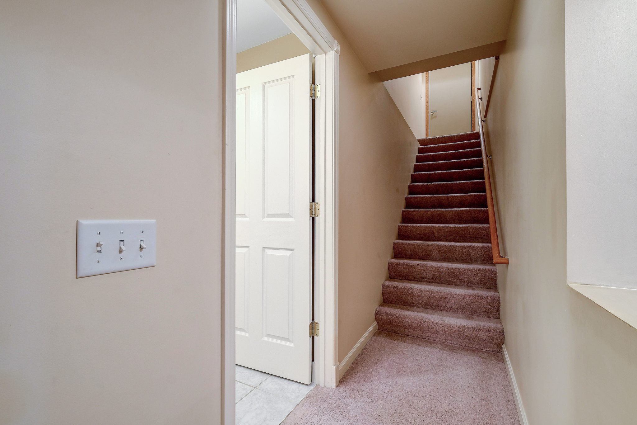 22 Garage stairs